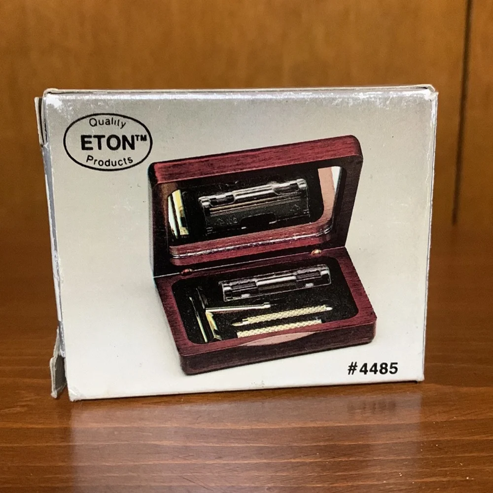 ETON PRODUCTS - Vintage Travel Razor Set / Gold Plated/ Never Been Used